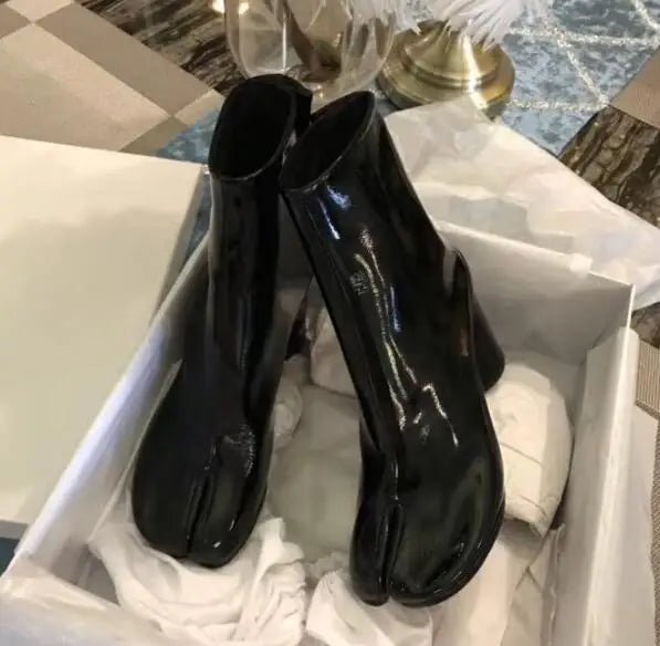 Ryoko Leather Tabi Boots - Aries x Rose