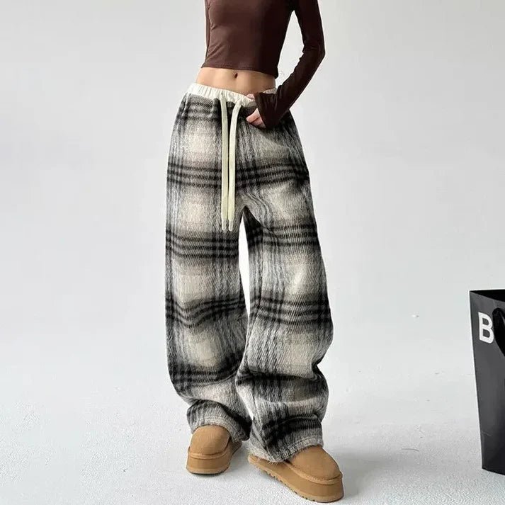 Axton Plaid Sweatpants - Aries x Rose