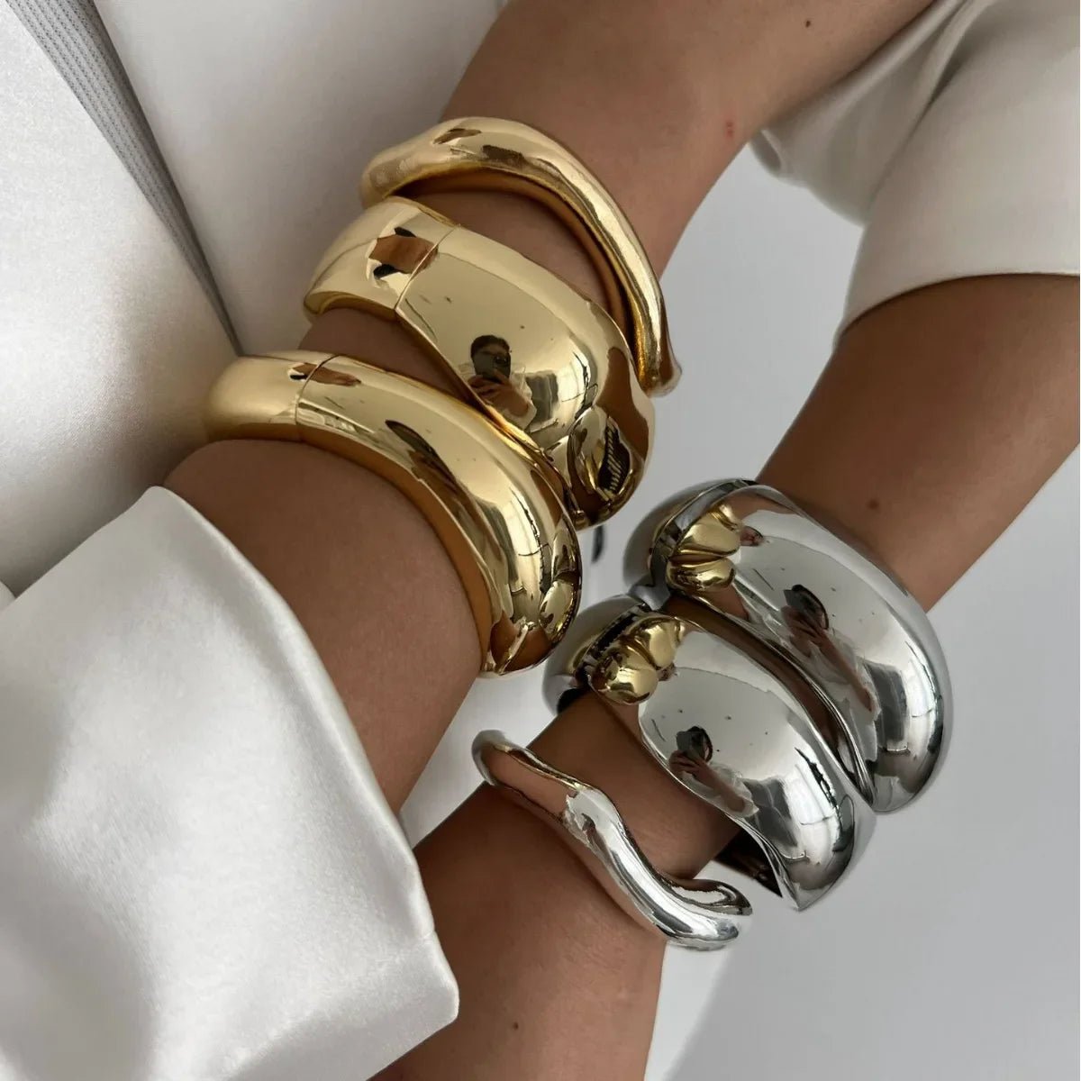 Verace Vintage Bracelets - Aries x Rose