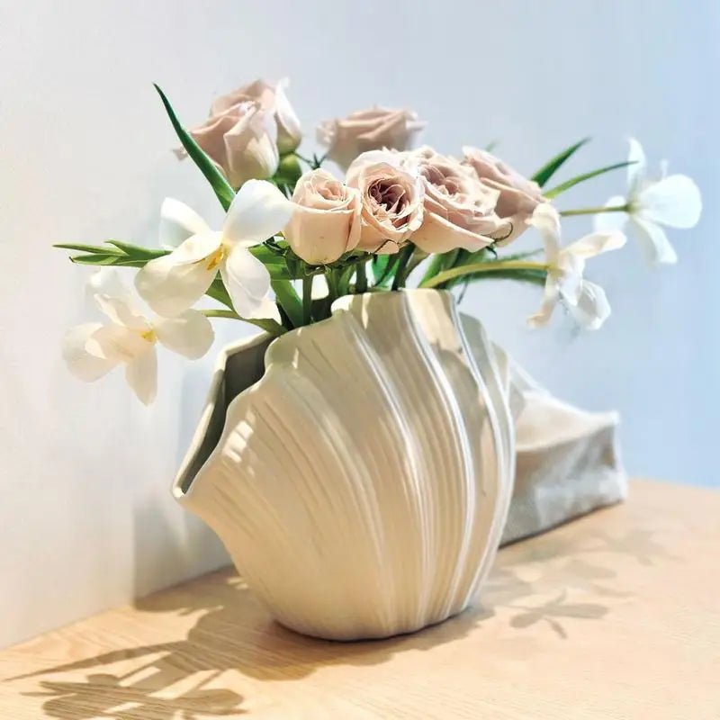 Seabloom Ceramic Shell Vase - Aries x Rose