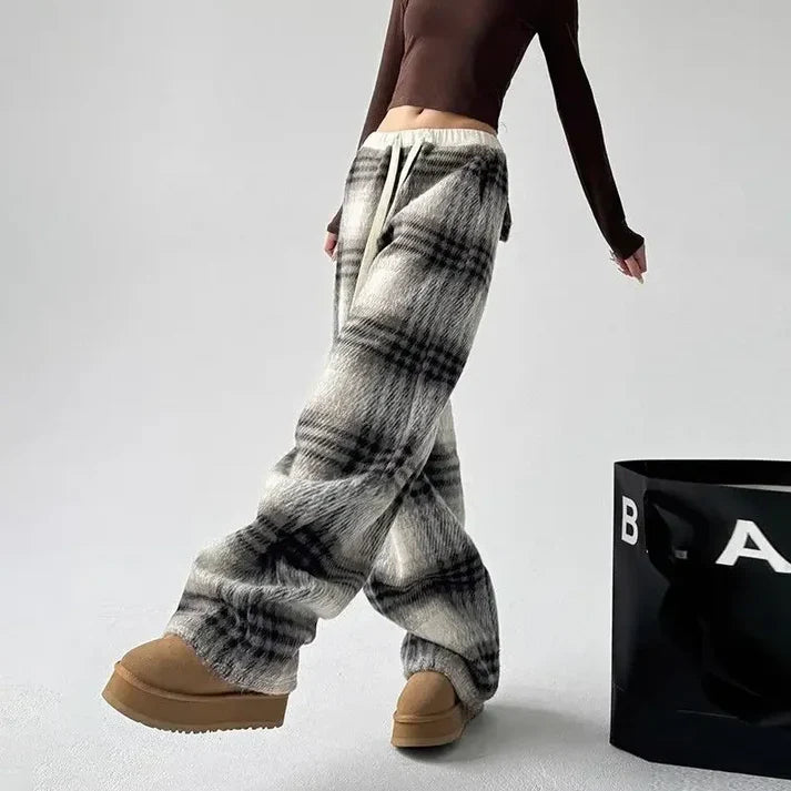 Axton Plaid Sweatpants