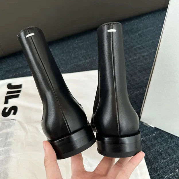 Arvella Tabi split toe Boots