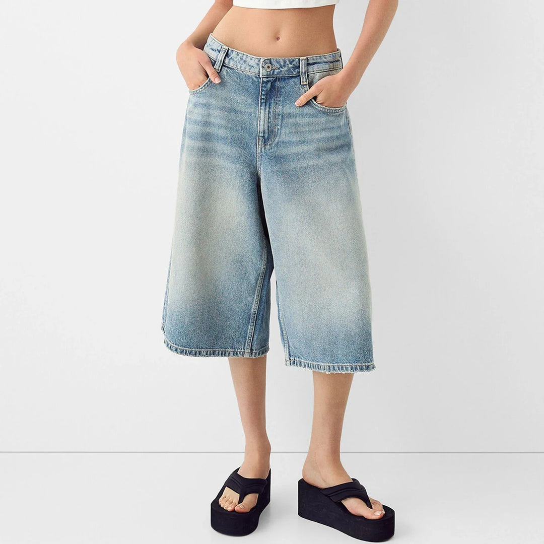 Verla Trendy Low-Waist Knee-Length Jeans Shorts (Jorts)