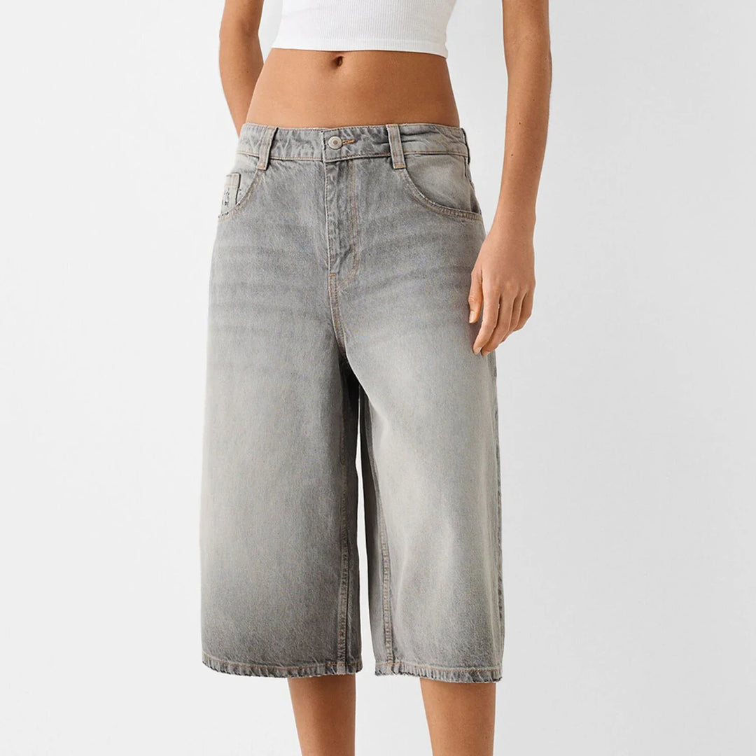 Verla Trendy Low-Waist Knee-Length Jeans Shorts (Jorts)