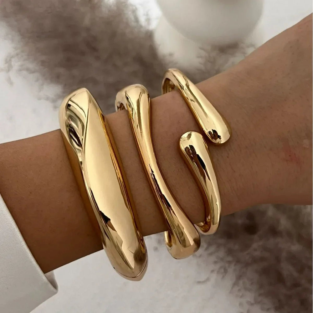 Novaire Irregular Gold Cuff Bangle - Aries x Rose