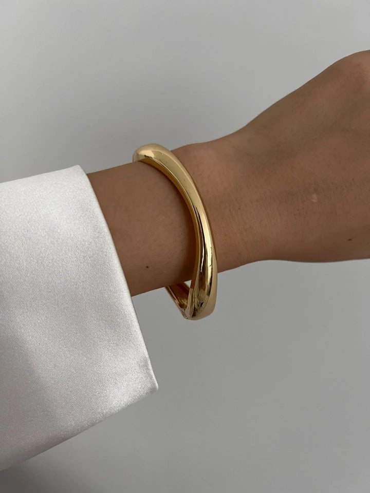 Novaire Irregular Gold Cuff Bangle