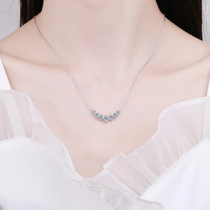 Model wearing Lustrava necklace – elegant minimalist design
